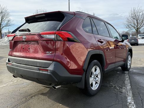 Used 2020 Toyota RAV4 XLE image 11