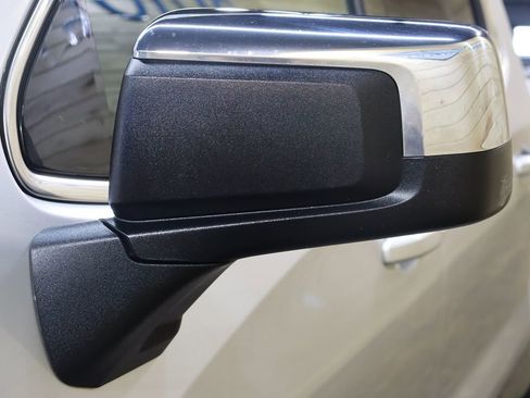 Used 2019 GMC Sierra 1500 SLE w/ SLE Value Package AWD/4WD image 16