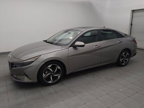 Used 2021 Hyundai Elantra Limited w/ Cargo Package FWD image 2