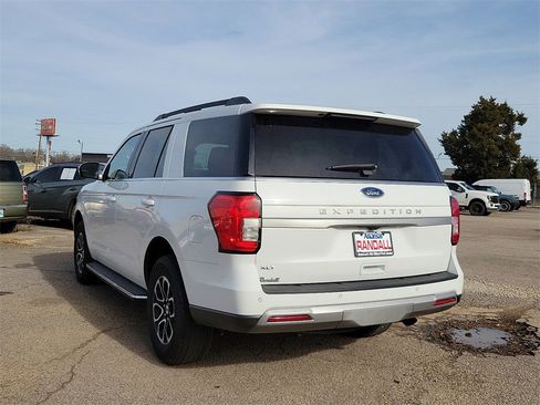 Used 2022 Ford Expedition XLT image 4