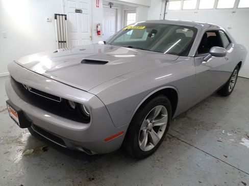 Used 2017 Dodge Challenger SXT image 15