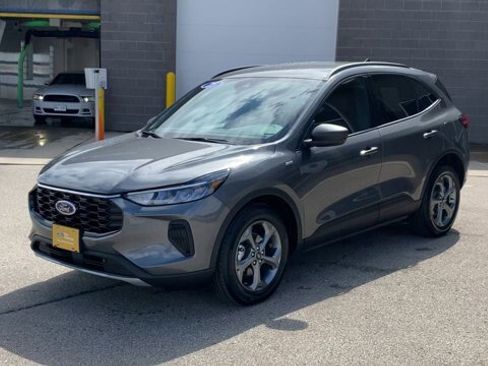 Certified 2025 Ford Escape ST-Line w/ Cold Weather Package image 5