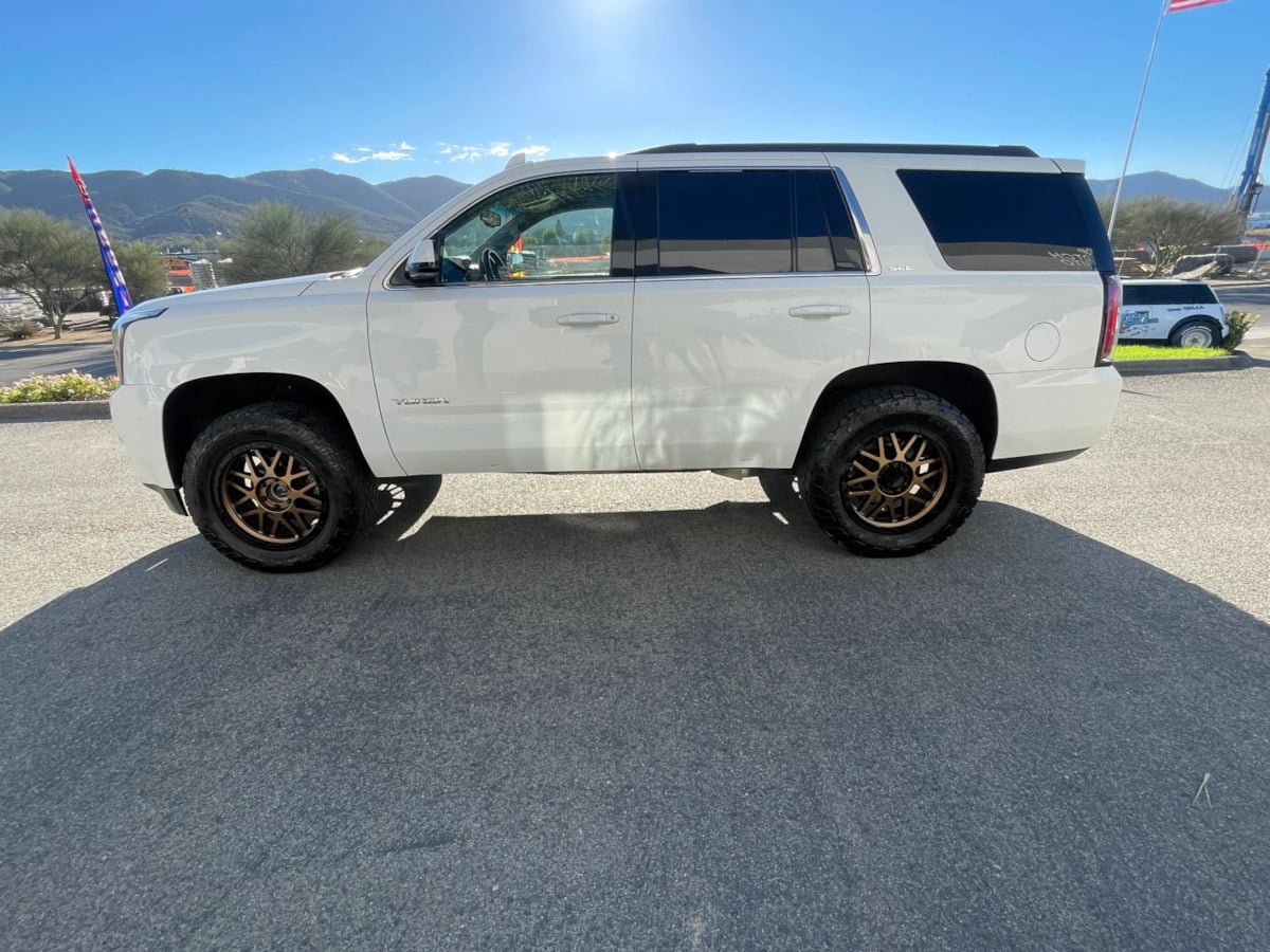 Used 2017 GMC Yukon SLE w/ SLE Value Package AWD/4WD image 8
