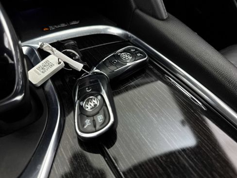 Used 2019 Buick Enclave Avenir w/ Avenir Technology Package FWD image 38