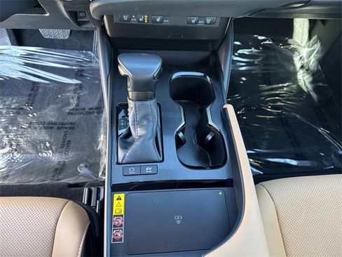 Certified 2025 Lexus ES 300h w/ Premium Package image 26