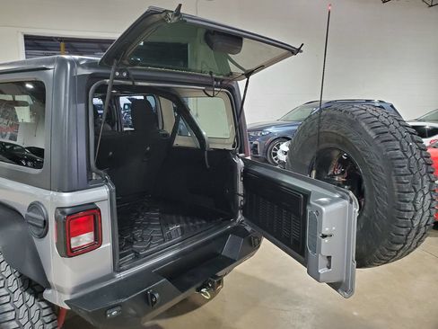 Used 2019 Jeep Wrangler Unlimited Rubicon AWD/4WD image 44