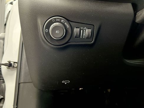 Used 2025 Jeep Compass Trailhawk AWD/4WD image 18