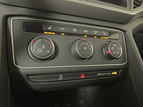 Used 2018 Volkswagen Atlas SE FWD image 27