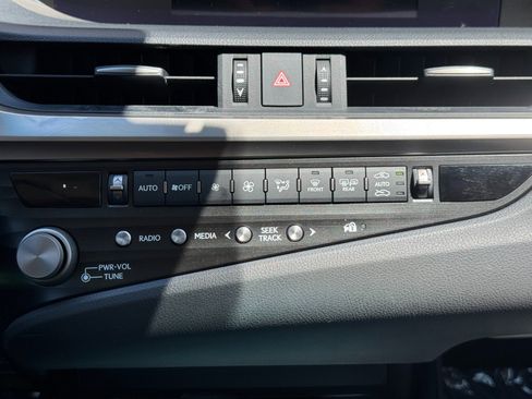 Used 2021 Lexus ES 300h w/ Accessory Package 2 image 26