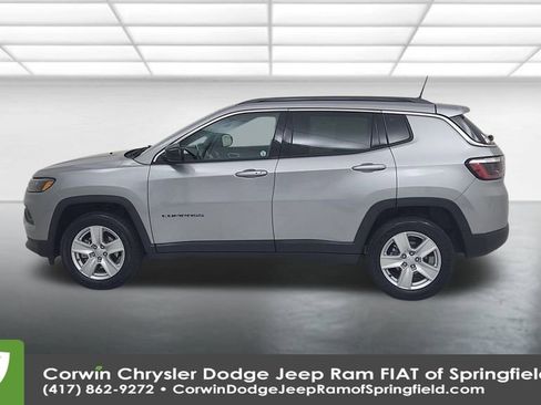 Used 2022 Jeep Compass Latitude image 9
