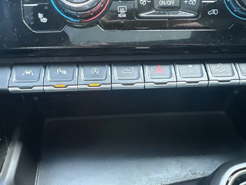 Used 2022 GMC Sierra 1500 AT4 w/ AT4 Premium Package AWD/4WD image 25