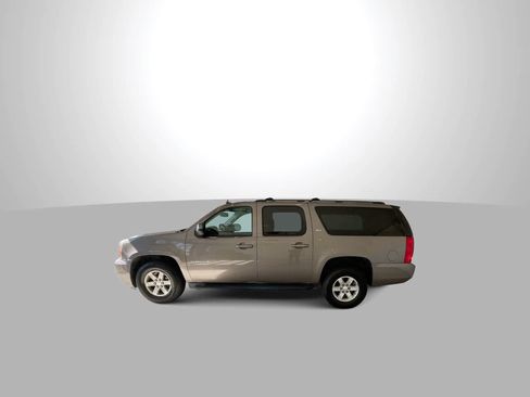 Used 2013 GMC Yukon XL SLT w/ SLT-2 Equipment Package AWD/4WD image 5