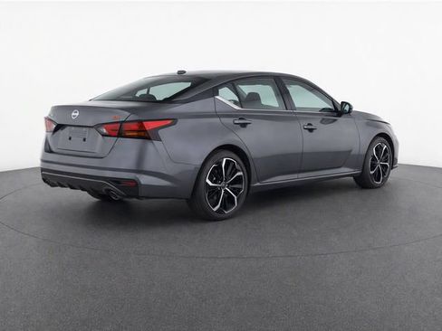 Used 2024 Nissan Altima 2.5 SR FWD image 6