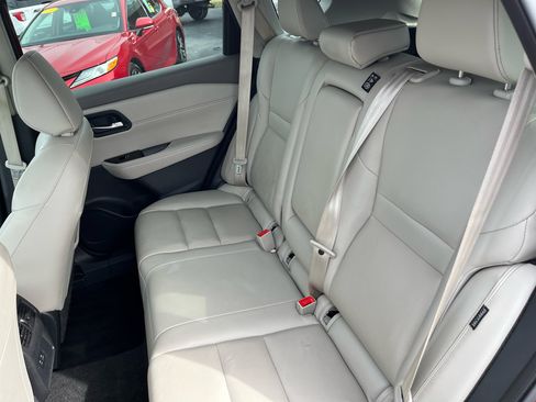 Used 2023 Nissan Rogue SL image 13