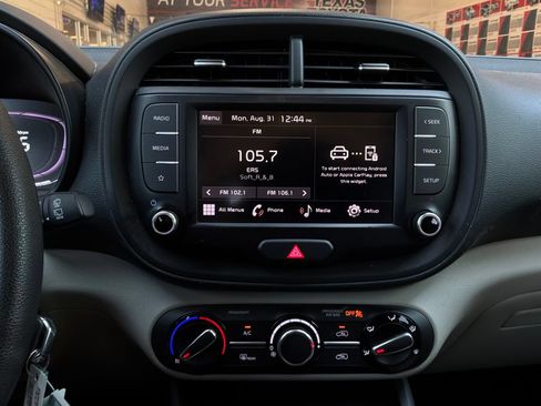 Used 2023 Kia Soul FWD image 25