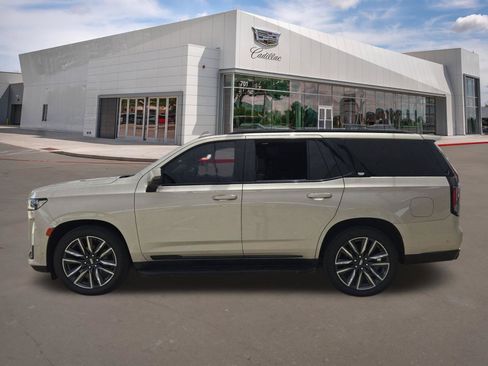 Used 2022 Cadillac Escalade Sport Platinum w/ Heavy-Duty Trailer Package AWD/4WD image 3