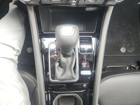 New 2026 Jeep Compass Latitude image 9