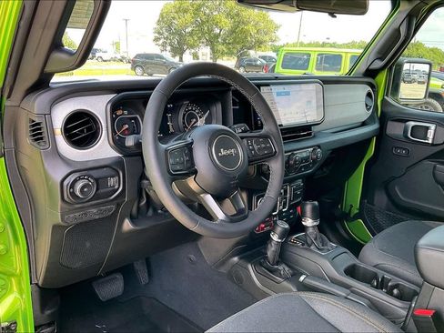 Used 2026 Jeep Wrangler Unlimited Sport AWD/4WD image 14