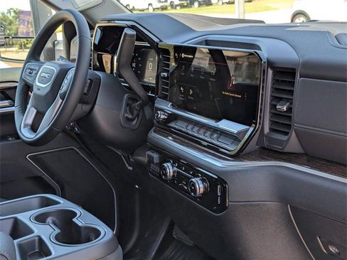 New 2026 GMC Sierra 2500 SLE image 10