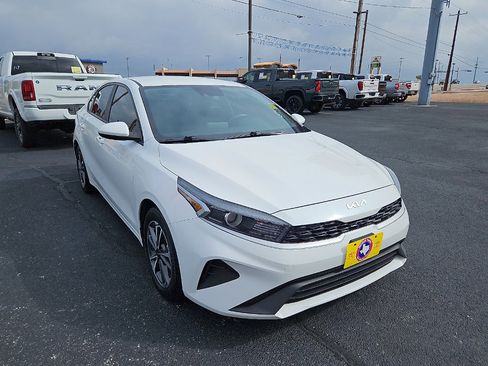 Used 2023 Kia Forte LXS FWD image 7