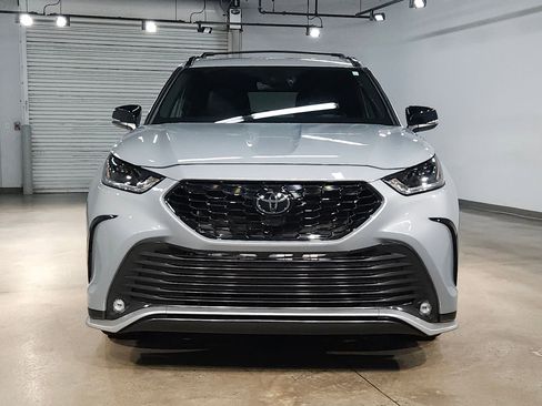 Certified 2025 Toyota Highlander XSE AWD/4WD image 2