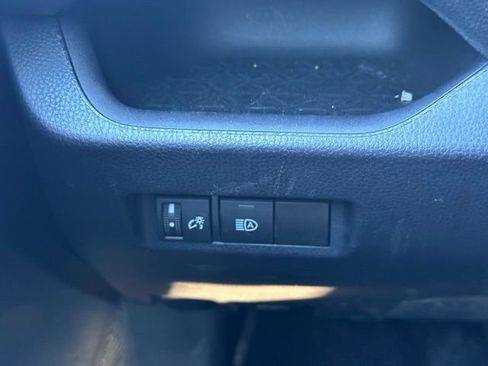 Used 2023 Toyota RAV4 LE AWD/4WD image 15