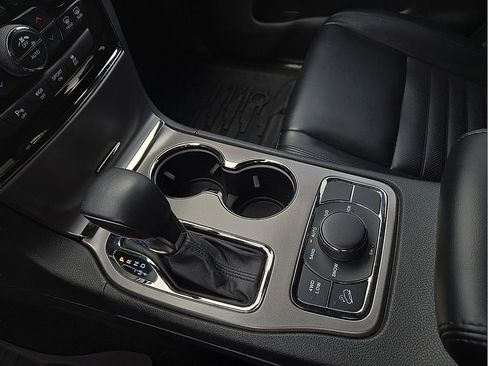 Used 2021 Jeep Grand Cherokee Limited w/ Sun & Sound Group image 20