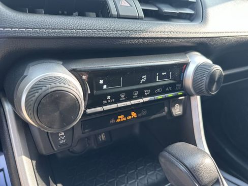 Used 2023 Toyota RAV4 LE image 18