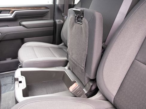 Used 2024 GMC Sierra 3500 SLE w/ SLE Value Package image 9