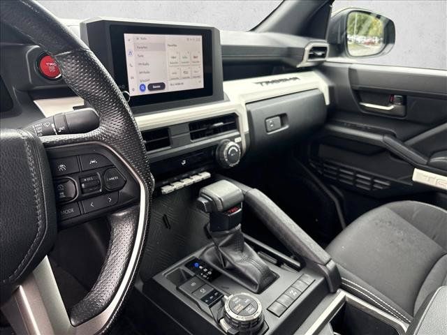 Used 2024 Toyota Tacoma TRD Off-Road AWD/4WD image 15