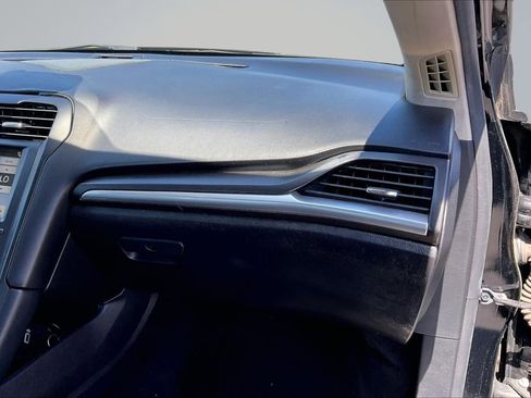 Used 2017 Ford Fusion Energi Titanium image 17