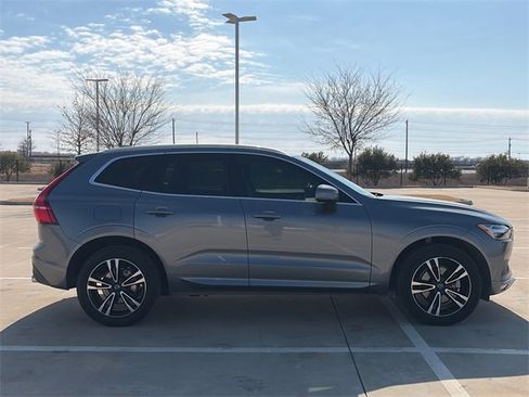 Used 2021 Volvo XC60 T5 Momentum w/ Protection Package Premier image 7