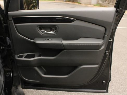 Used 2025 Honda Pilot EX-L image 26
