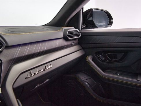 Used 2024 Lamborghini Urus S image 24