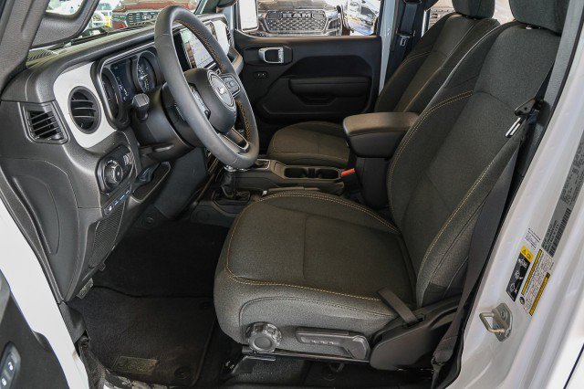 Used 2024 Jeep Wrangler Unlimited w/ Convenience Group AWD/4WD image 9
