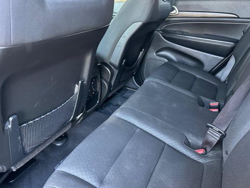 Used 2021 Jeep Grand Cherokee Laredo RWD image 12