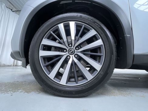 Used 2022 Nissan Pathfinder Platinum w/ Cargo Package image 9