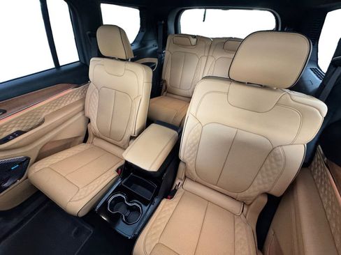 Used 2025 Jeep Grand Cherokee L Summit image 15