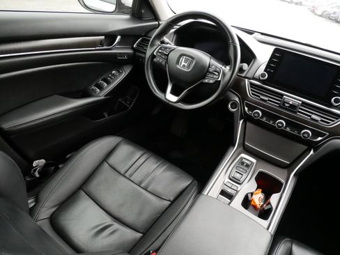 Used 2021 Honda Accord Touring image 9
