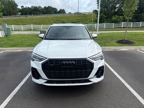 Used 2022 Audi Q3 2.0T Premium Plus w/ Premium Plus Package AWD/4WD image 3