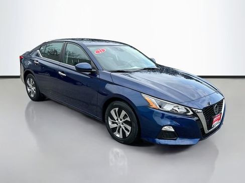 Used 2021 Nissan Altima 2.5 S w/ Driver Assist Package image 3