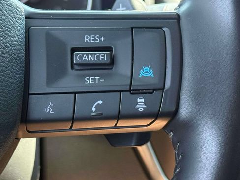Used 2025 Nissan Rogue SV AWD/4WD image 24