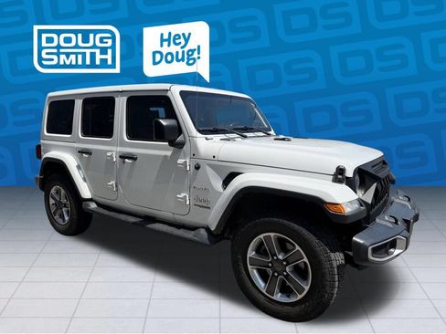 Used 2018 Jeep Wrangler Unlimited Sahara AWD/4WD image 6