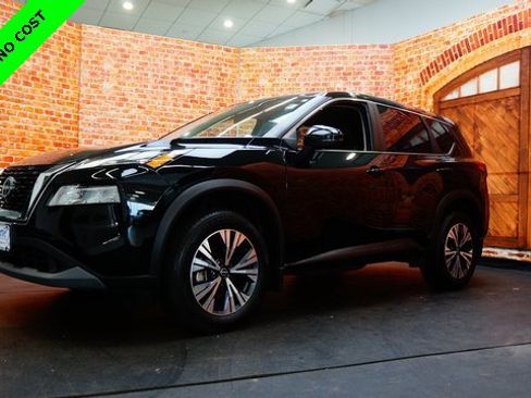 Used 2022 Nissan Rogue SV image 3