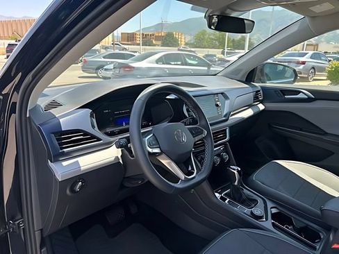 Used 2024 Volkswagen Taos SE AWD/4WD image 25