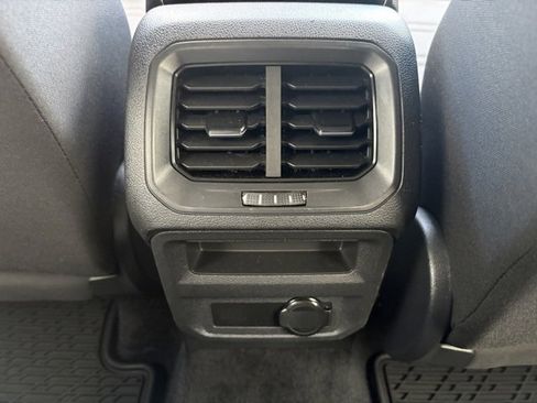 Used 2022 Volkswagen Tiguan S image 10