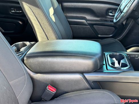 Used 2019 Nissan Titan SV w/ SV Convenience Package AWD/4WD image 12