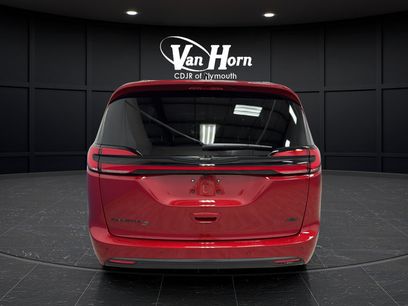 New 2026 Chrysler Pacifica Select