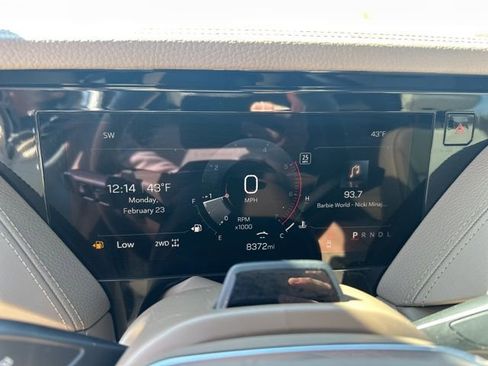 Used 2025 GMC Yukon Denali w/ Denali Reserve Package image 17