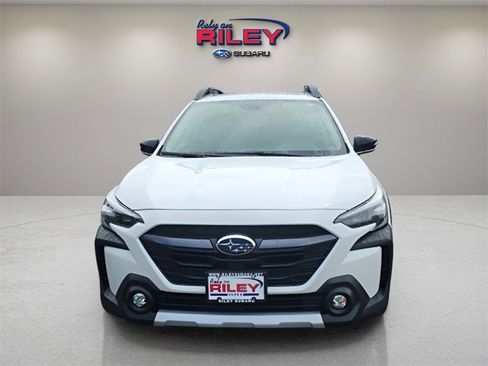 Used 2025 Subaru Outback Limited image 8